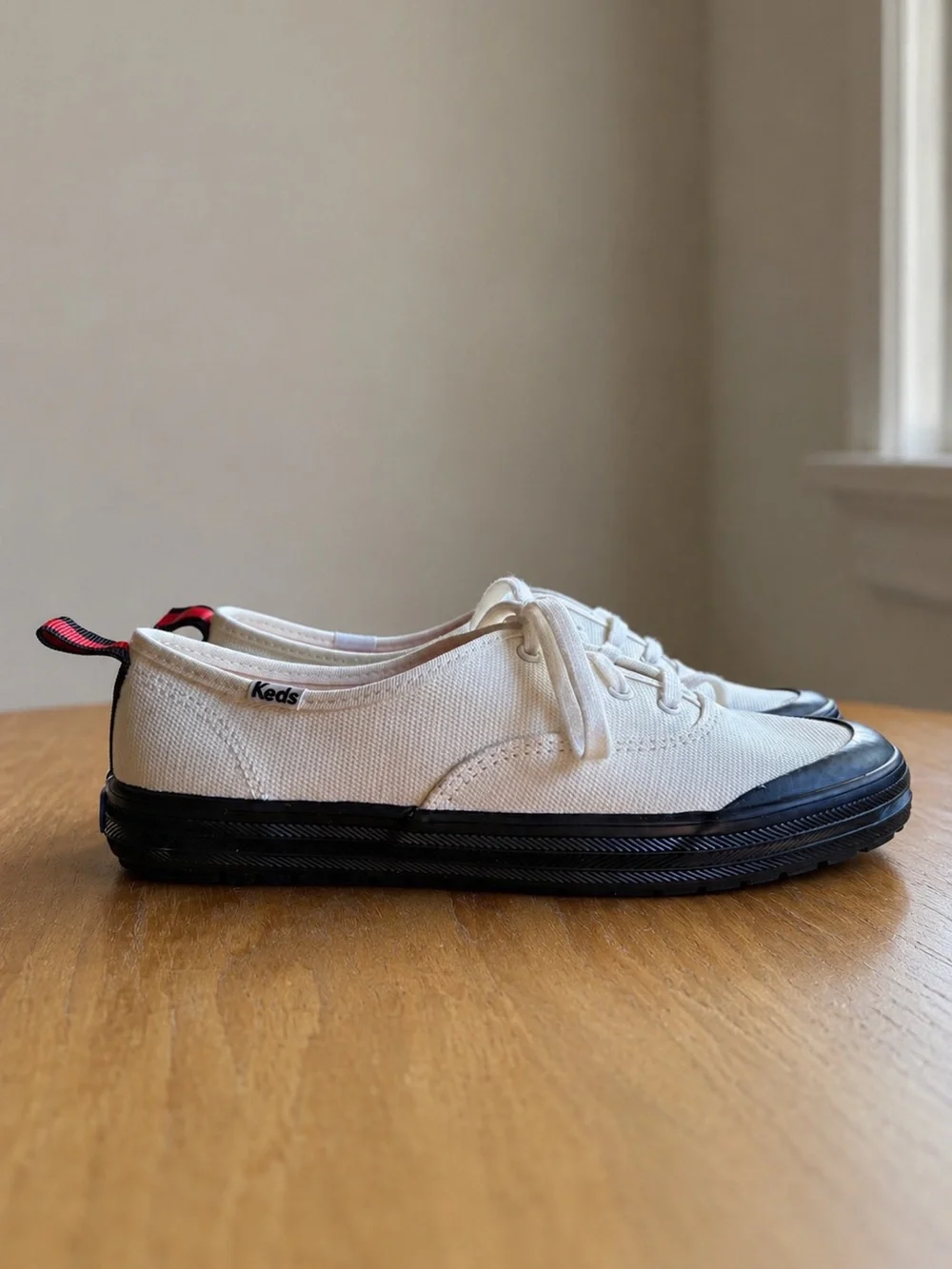 Keds Low-Top Champion Toe Rand Sneaker in Black & White, SZ 6 BRAND NEW!